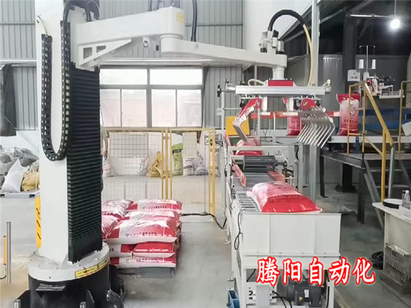 飼料立柱碼垛機輕松實現堆垛自動化